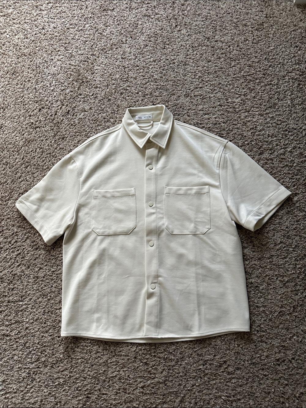Zara Cream Short-Sleeve Button-Up Shirt with Dual Patch Pockets